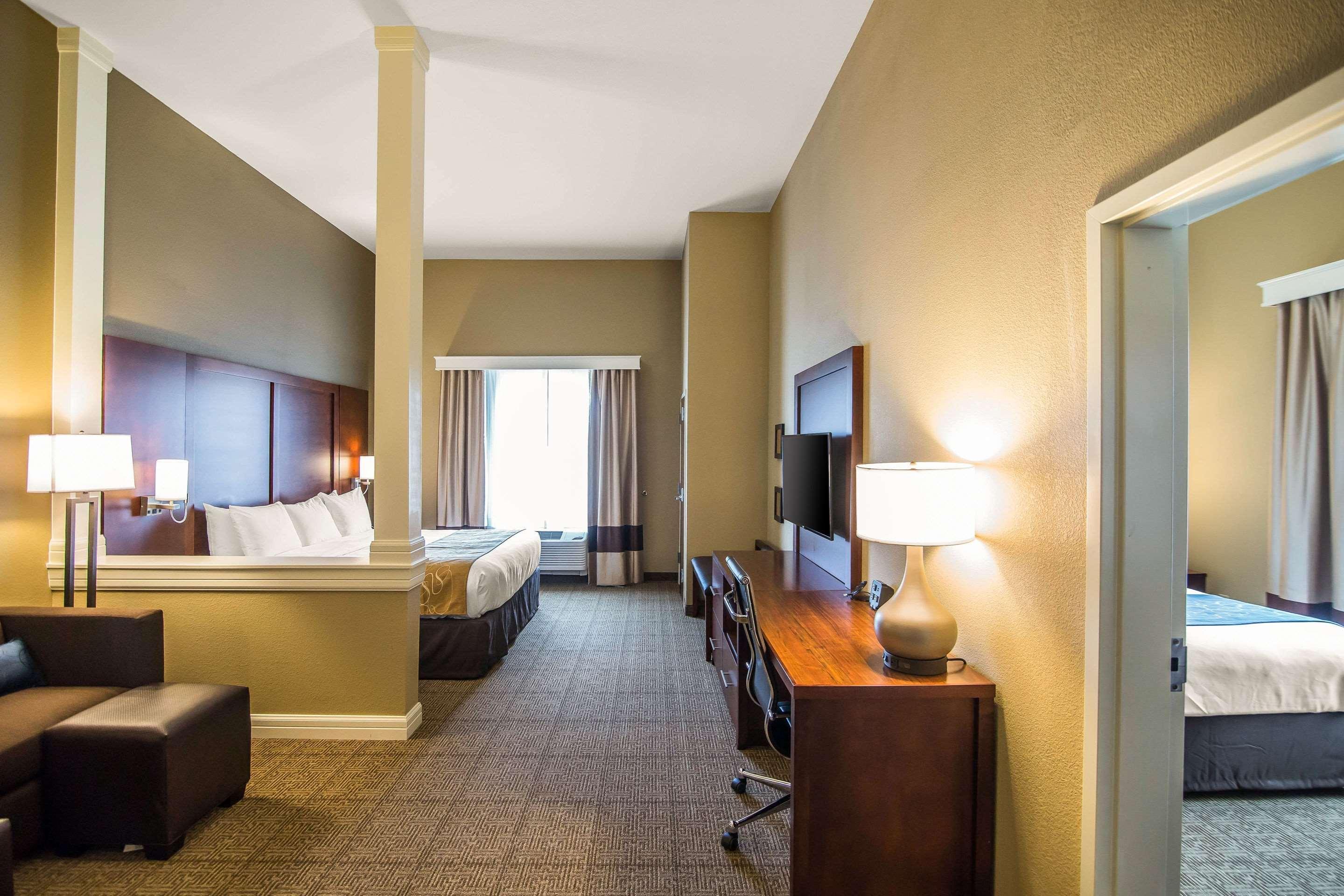 Comfort Suites - Додж-Сити Экстерьер фото