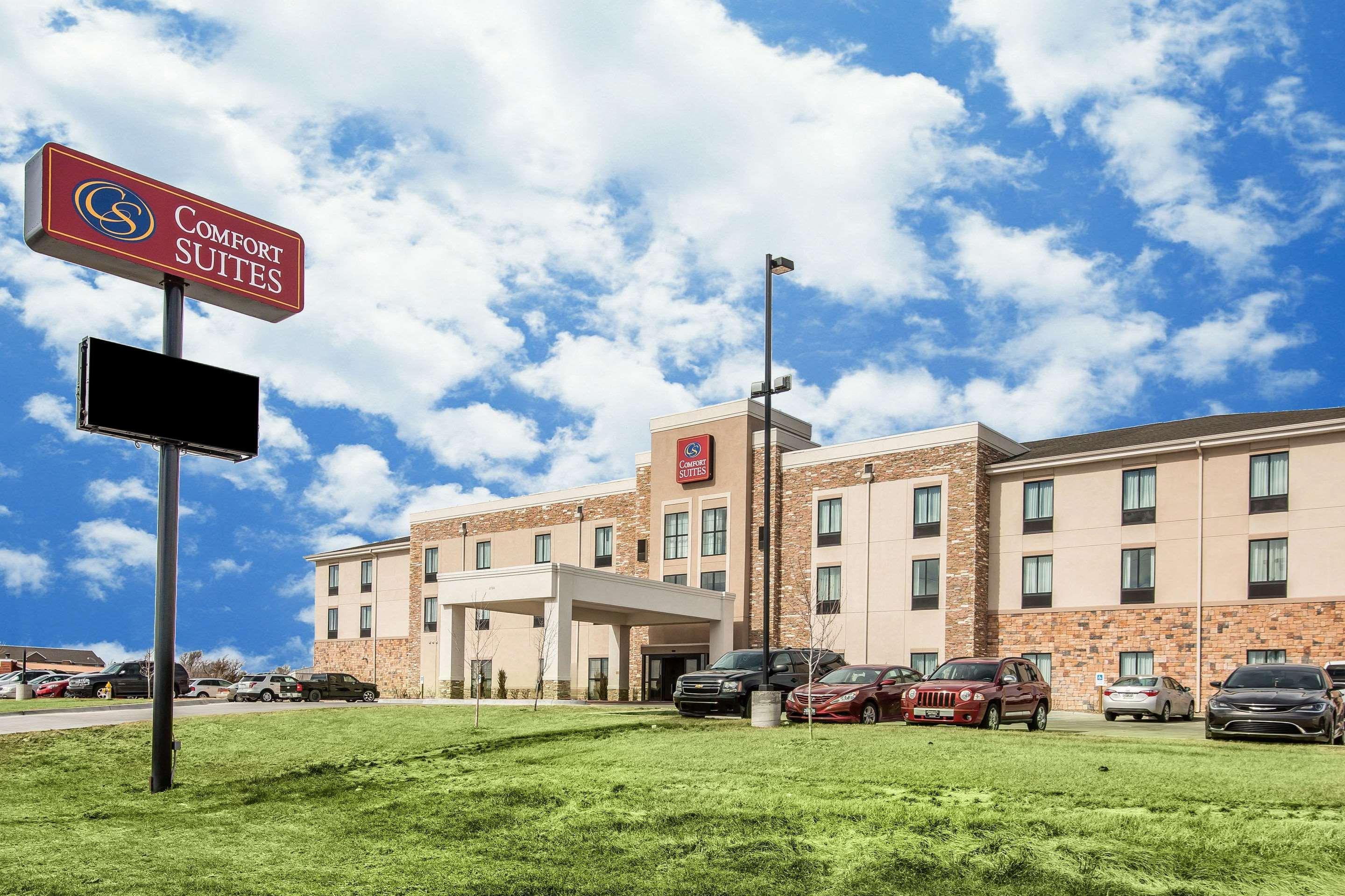 Comfort Suites - Додж-Сити Экстерьер фото