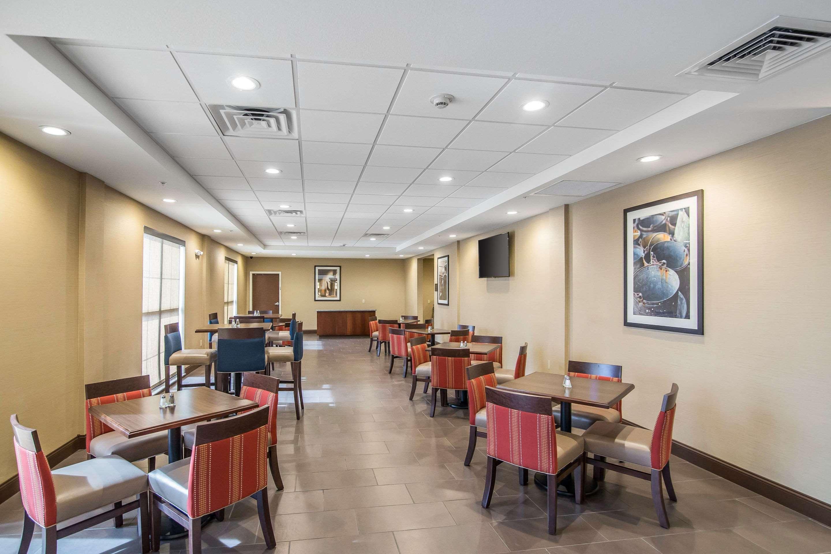 Comfort Suites - Додж-Сити Экстерьер фото