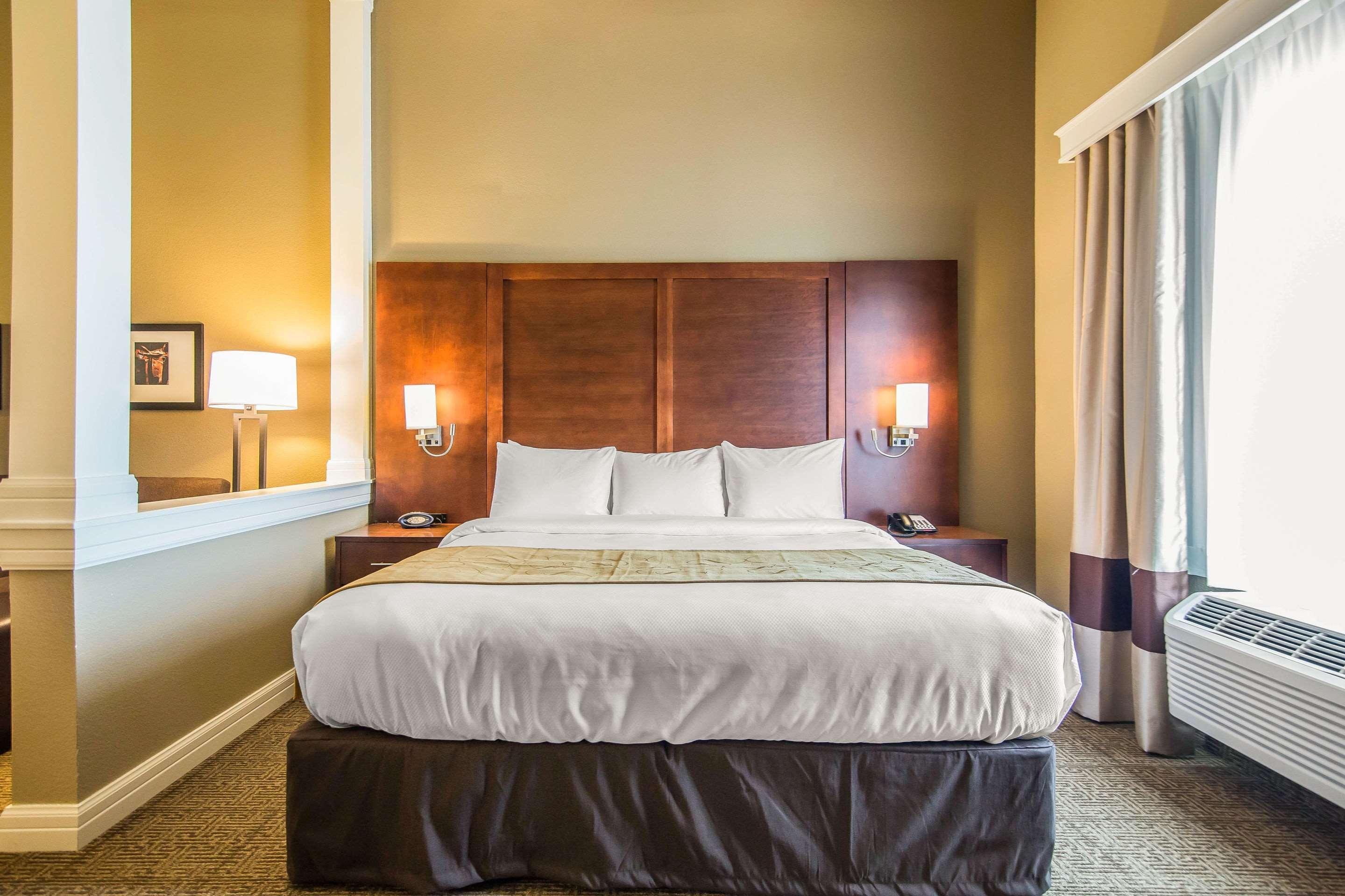 Comfort Suites - Додж-Сити Экстерьер фото