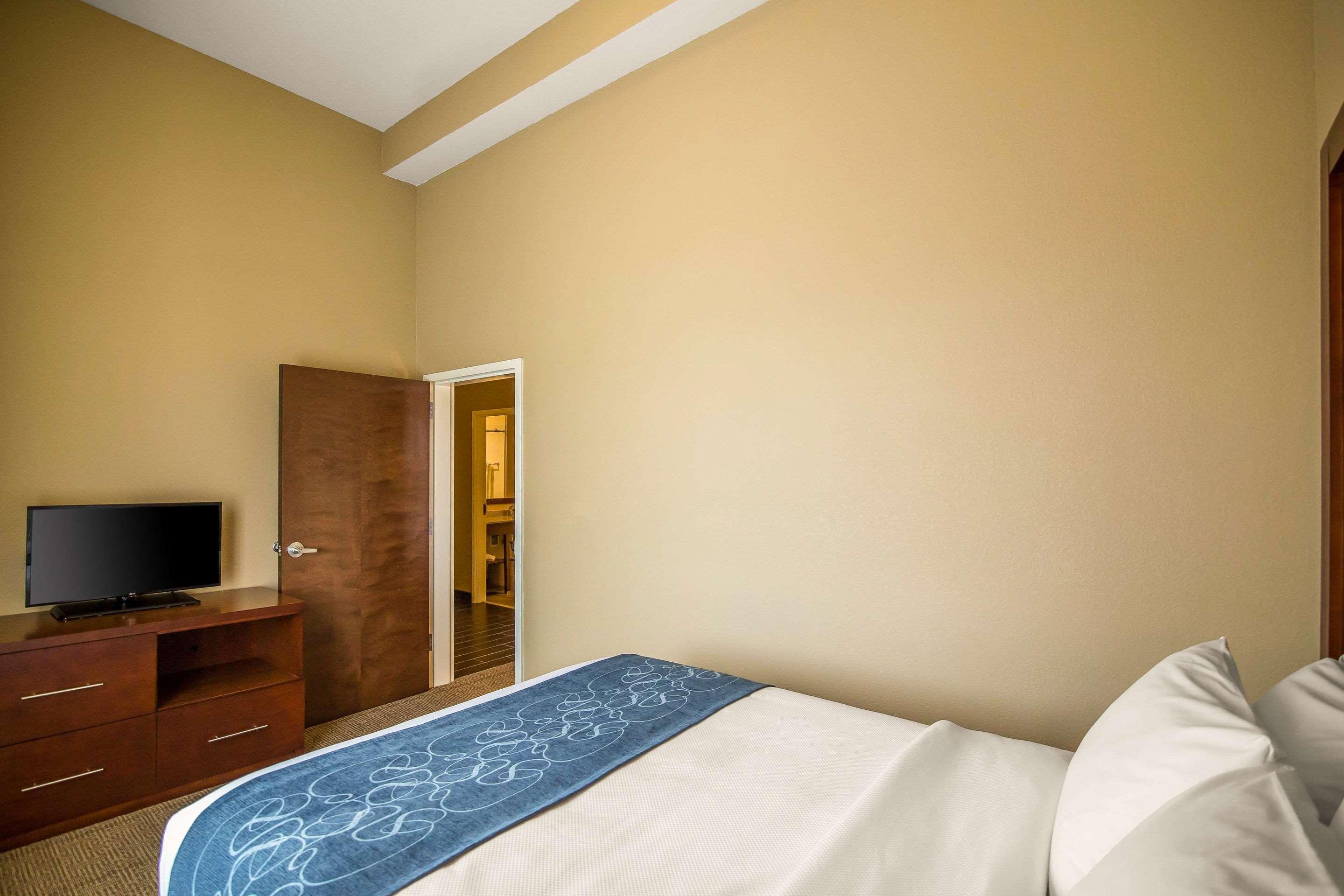 Comfort Suites - Додж-Сити Экстерьер фото
