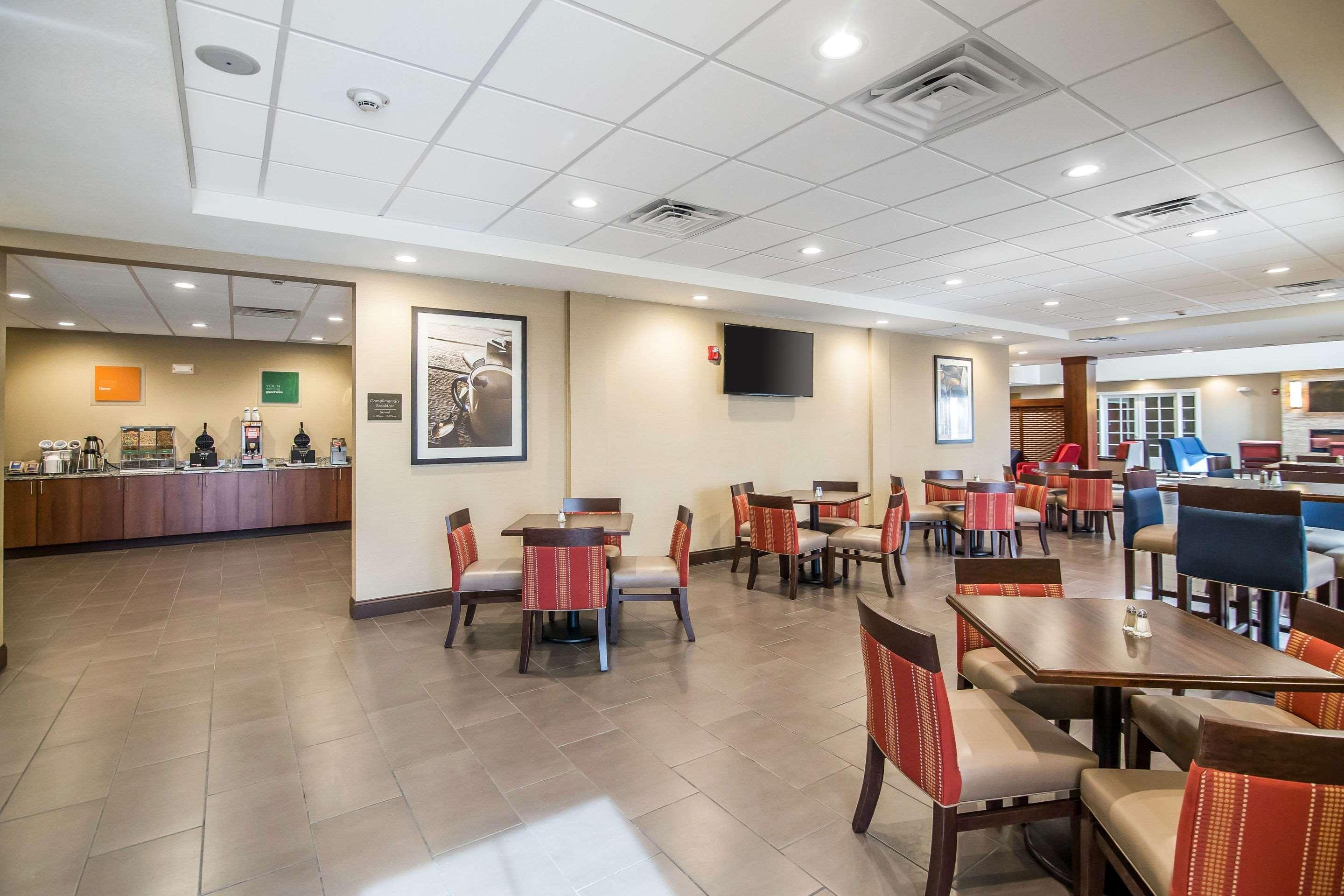 Comfort Suites - Додж-Сити Экстерьер фото