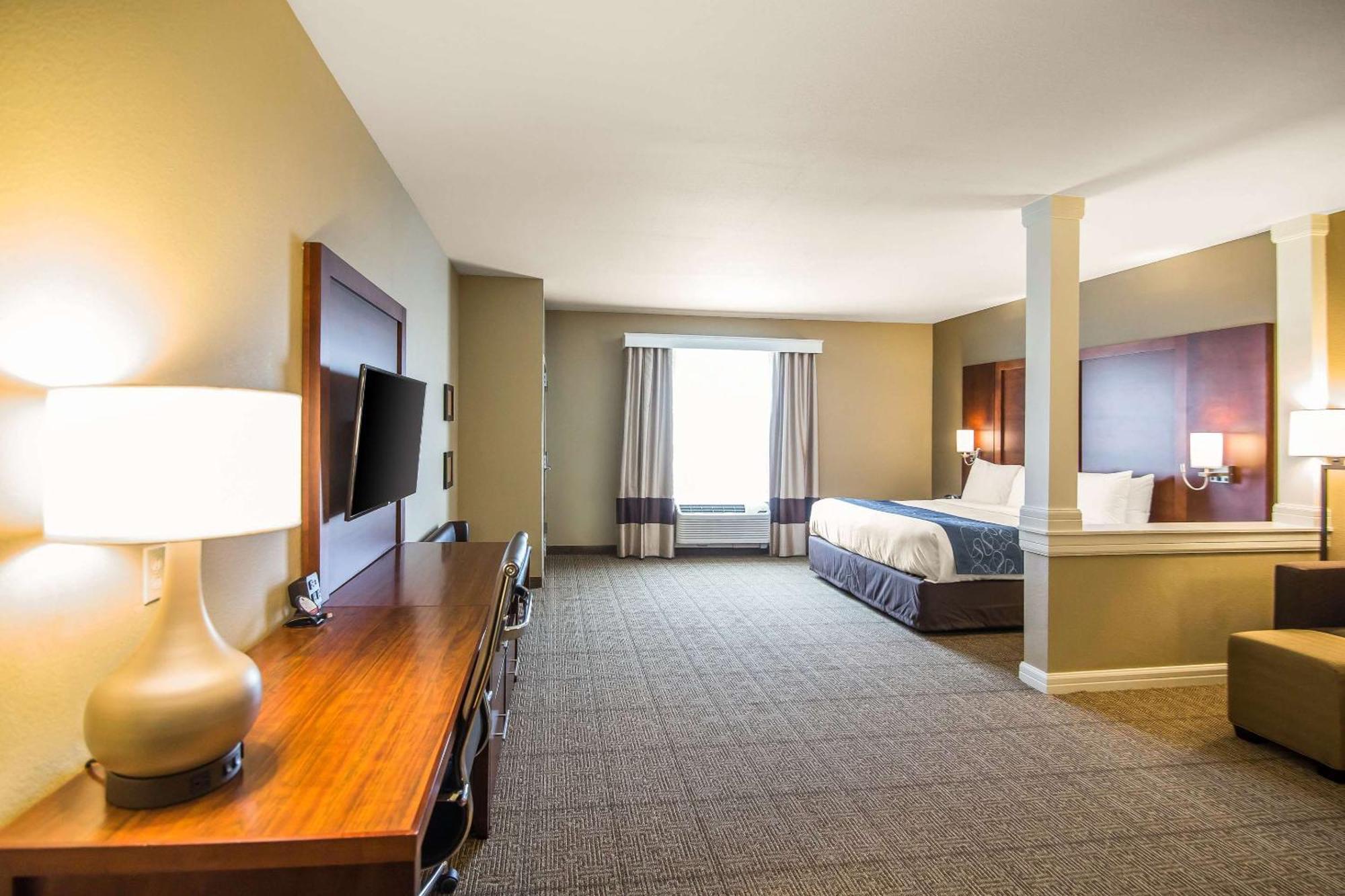 Comfort Suites - Додж-Сити Экстерьер фото