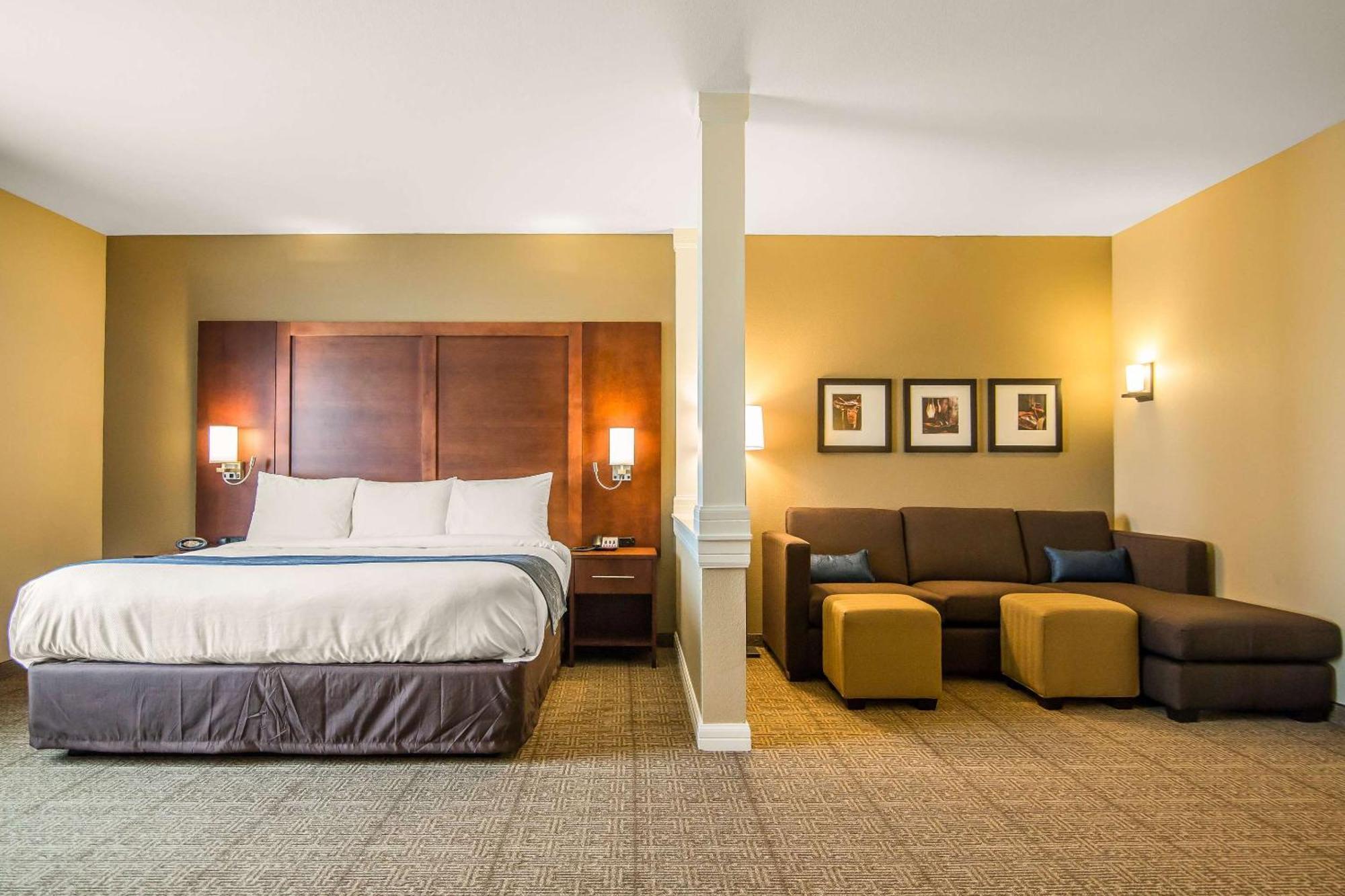 Comfort Suites - Додж-Сити Экстерьер фото
