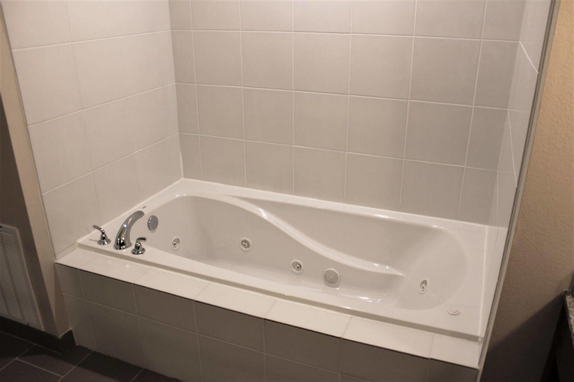Comfort Suites - Додж-Сити Экстерьер фото